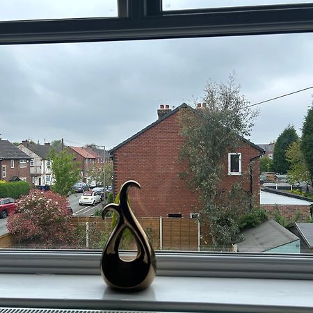 Quiet Double Bedroom With Garden View, Breakfast Hazel Grove Buitenkant foto