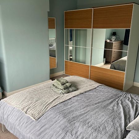 Quiet Double Bedroom With Garden View, Breakfast Hazel Grove Buitenkant foto